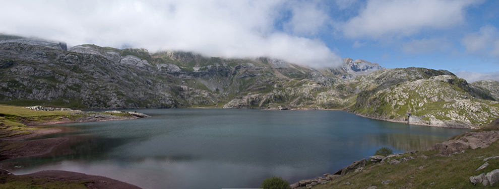 Ibón de Estanés