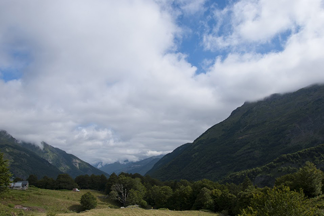 Valle de Aspe subiendo al ibón de Estanés