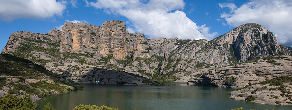 Mallos y embalse de Vadiello