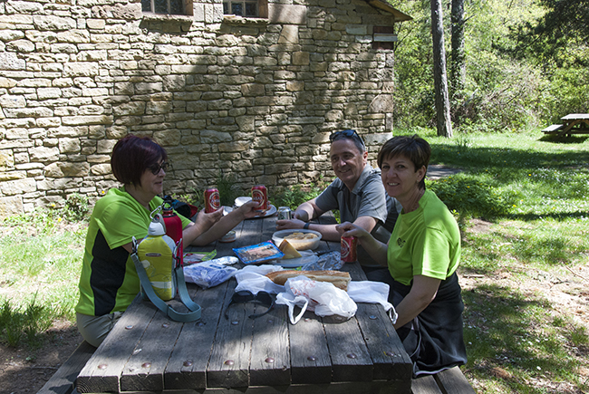 Reponiendo fuerzas y Monasterio de San Juan de la Peña - Circular Pico Cúculo