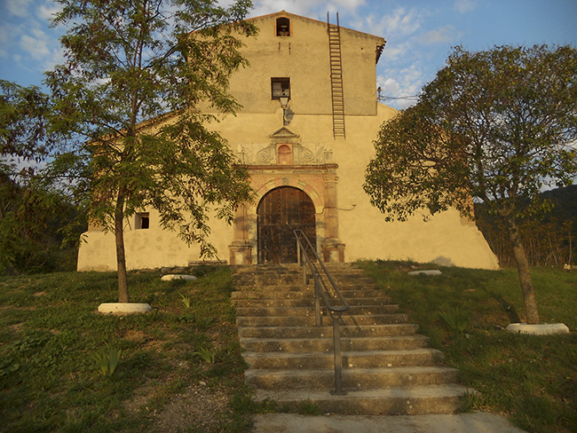 Ermita de la Virgen de Pietas en la Sierra Vicor