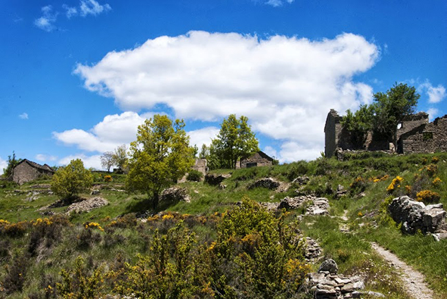 Pueblo abandonado de Otin - Sierra y Cañones de Guara