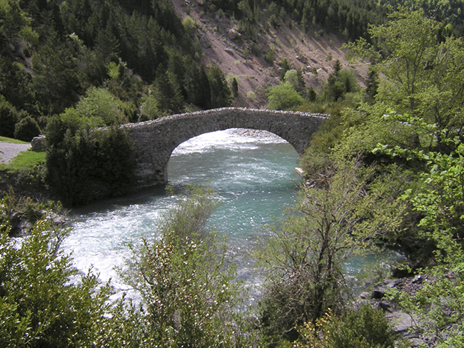 Puente medieval  San Nicolás de Bujaruelo